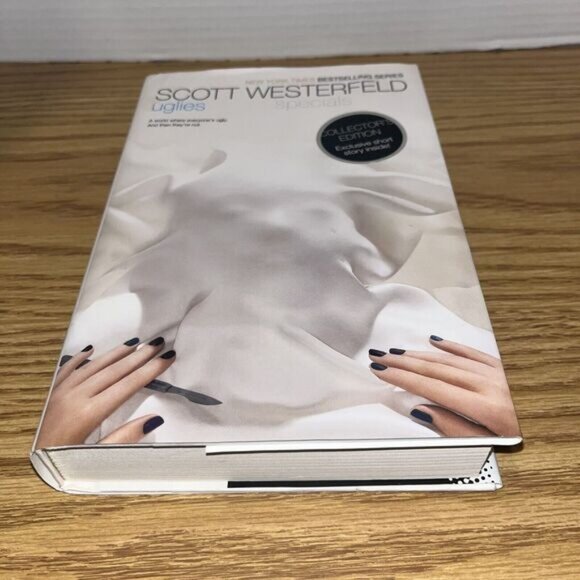 Specials (The Uglies) by Westerfeld, Scott Hardback Book Collectors Edition - Picture 1 of 5